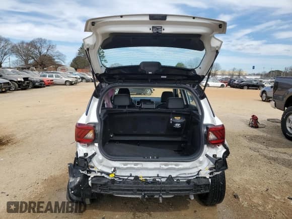 ✅ 2023 Hyundai Venue SEL • VIN: KMHRC8A31PU265529 • Lot: 47082135. Listed on Copart with 9,890 mi. Free auction sales archive from the USA and detailed vehicle history report at DreamBid. Image 6.