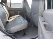 ✅ 1998 Ford Explorer XL • VIN: 1FMZU34EXWZB07205 • Lot: 42878259. Wystawiony na IAAI z przebiegiem 198 065 mil. Bezpłatny archiwum sprzedaży aukcyjnych z USA i szczegółowy raport historii pojazdu na DreamBid. Zdjęcie 8.