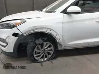 2016 Hyundai Tucson SE z VIN KM8J3CA43GU134353, wystawiony jako IAAI lot #43491437 z przebiegiem 93 656 mil mil oraz . Historia ofert i sprzedaży dostępna na DreamBid. Obrazek 6.