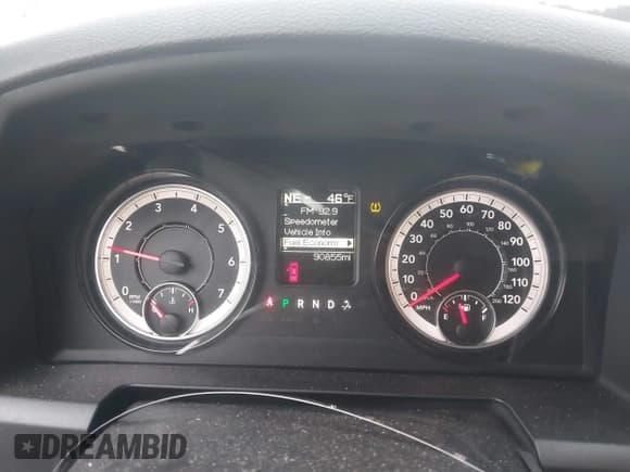 ✅ 2017 Ram 2500 Tradesman • VIN: 3C6UR5CJ8HG630341 • Lot: 41452697. Wystawiony na IAAI z przebiegiem 90 855 mil. Bezpłatny archiwum sprzedaży aukcyjnych z USA i szczegółowy raport historii pojazdu na DreamBid. Zdjęcie 7.