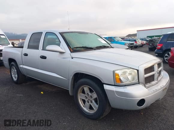 ✅ 2005 Dodge Dakota ST • VIN: 1D7HW28N65S130251 • Лот: 43622144. Опубликован ранее на IAAI с пробегом 205 489 миль. Бесплатный доступ к архиву аукционных продаж из США и подробный отчёт об истории автомобиля на DreamBid. Изображение 1.