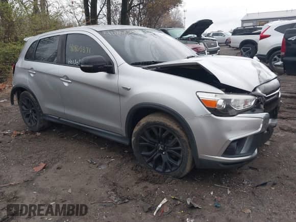 2019 Mitsubishi Outlander ES with VIN JA4AR3AU8KU019804, listed as a IAAI auction lot 40865371 with 92,476 mi miles and . Bid and sale history available at DreamBid. Image 1.
