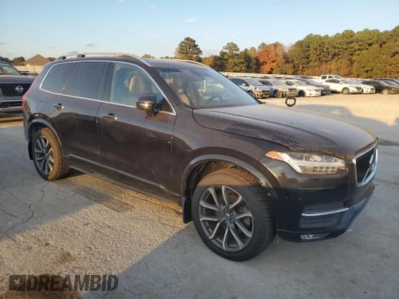 ✅ 2018 Volvo XC90 Momentum • VIN: YV4A22PK8J1325313 • Лот: 93363945. Опубликован ранее на Copart с пробегом 126 694 миль. Бесплатный доступ к архиву аукционных продаж из США и подробный отчёт об истории автомобиля на DreamBid. Изображение 4.