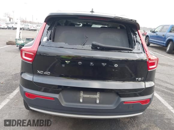✅ 2021 Volvo XC40 Momentum • VIN: YV4162UK4M2471473 • Lot: 43780178. Wystawiony na IAAI z przebiegiem 44 464 mil. Bezpłatny archiwum sprzedaży aukcyjnych z USA i szczegółowy raport historii pojazdu na DreamBid. Zdjęcie 16.
