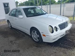 ✅ 2000 Mercedes-Benz E 320 • VIN: WDBJF70JXYB138938 • Lot: 42673473. Listed on IAAI with 160,085 mi. Free auction sales archive from the USA and detailed vehicle history report at DreamBid. Image 1.