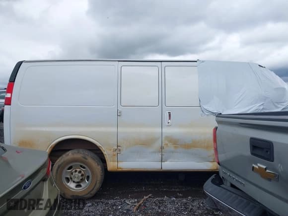 ✅ 2023 Chevrolet Express Cargo • VIN: 1GCWGAFP1P1102511 • Лот: 42174059. Опубликован ранее на IAAI с пробегом Не указан. Бесплатный доступ к архиву аукционных продаж из США и подробный отчёт об истории автомобиля на DreamBid. Изображение 14.