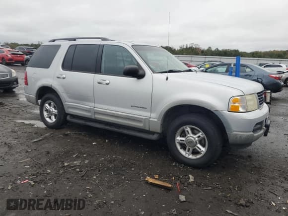 ✅ 2002 Ford Explorer XLT • VIN: 1FMZU73E42UC13262 • Lot: 86119365. Wystawiony na Copart z przebiegiem 217 906 mil. Bezpłatny archiwum sprzedaży aukcyjnych z USA i szczegółowy raport historii pojazdu na DreamBid. Zdjęcie 4.