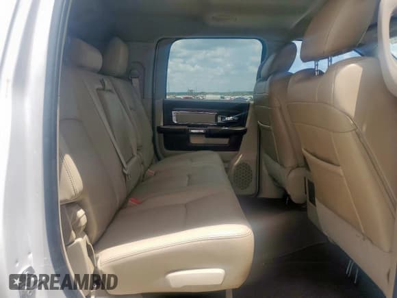 ✅ 2017 Ram 2500 Laramie • VIN: 3C6UR5NLXHG733985 • Lot: 61764995. Listed on Copart with 196,646 mi. Free auction sales archive from the USA and detailed vehicle history report at DreamBid. Image 10.