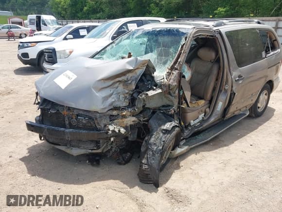 ✅ 1998 Toyota Sienna LE • VIN: 4T3ZF13C1WU025575 • Lot: 42181863. Wystawiony na IAAI z przebiegiem Nie podano. Bezpłatny archiwum sprzedaży aukcyjnych z USA i szczegółowy raport historii pojazdu na DreamBid. Zdjęcie 6.