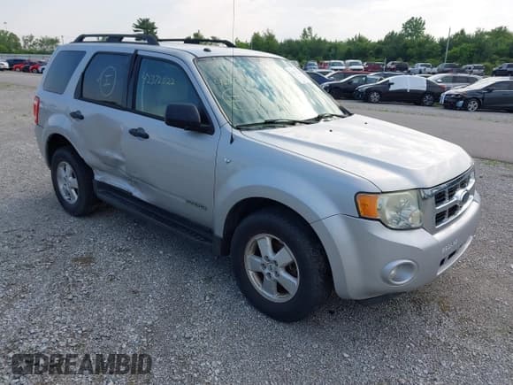 ✅ 2008 Ford Escape XLT • VIN: 1FMCU93128KC01646 • Lot: 42372522. Listed on IAAI with 211,988 mi. Free auction sales archive from the USA and detailed vehicle history report at DreamBid. Image 1.
