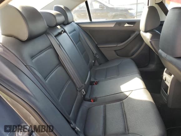 ✅ 2014 Volkswagen Jetta TDI • VIN: 3VWLL7AJ9EM391171 • Lot: 90758135. Listed on Copart with 106,874 mi. Free auction sales archive from the USA and detailed vehicle history report at DreamBid. Image 10.