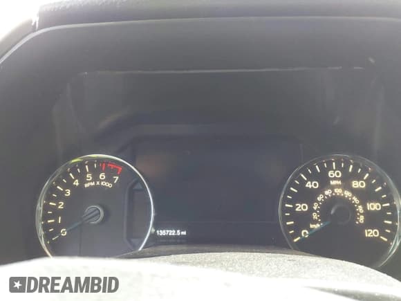 ✅ 2015 Ford F-150 XLT • VIN: 1FTEW1EG9FFA14551 • Lot: 42157754. Wystawiony na IAAI z przebiegiem 135 722 mil. Bezpłatny archiwum sprzedaży aukcyjnych z USA i szczegółowy raport historii pojazdu na DreamBid. Zdjęcie 7.