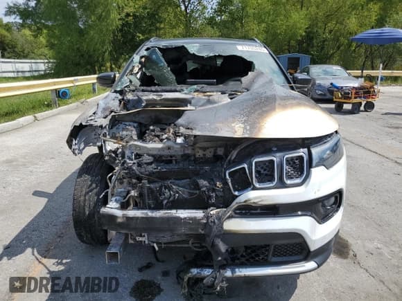 ✅ 2023 Jeep Compass Limited • VIN: 3C4NJDCN7PT559284 • Лот: 71705245. Опубликован ранее на Copart с пробегом Не указан. Бесплатный доступ к архиву аукционных продаж из США и подробный отчёт об истории автомобиля на DreamBid. Изображение 5.