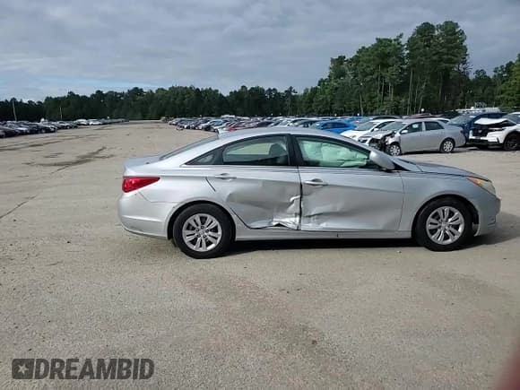 ✅ 2011 Hyundai Sonata GLS • VIN: 5NPEB4AC7BH219723 • Lot: 74048434. Listed on Copart with 140,795 mi. Free auction sales archive from the USA and detailed vehicle history report at DreamBid. Image 10.