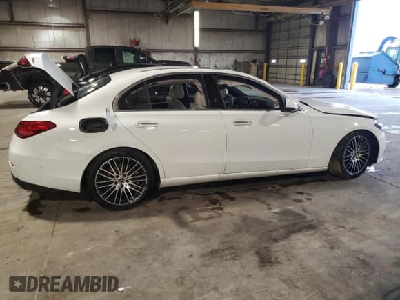 ✅ 2022 Mercedes-Benz C 300 • VIN: W1KAF4HB9NR050923 • Lot: 66893525. Wystawiony na Copart z przebiegiem Nie podano. Bezpłatny archiwum sprzedaży aukcyjnych z USA i szczegółowy raport historii pojazdu na DreamBid. Zdjęcie 3.