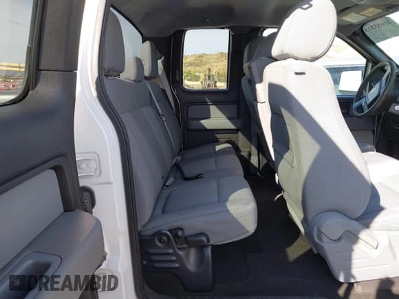 ✅ 2014 Ford F-150 XL • VIN: 1FTFX1CT4EFA32245 • Lot: 41653333. Wystawiony na IAAI z przebiegiem 179 197 mil. Bezpłatny archiwum sprzedaży aukcyjnych z USA i szczegółowy raport historii pojazdu na DreamBid. Zdjęcie 8.