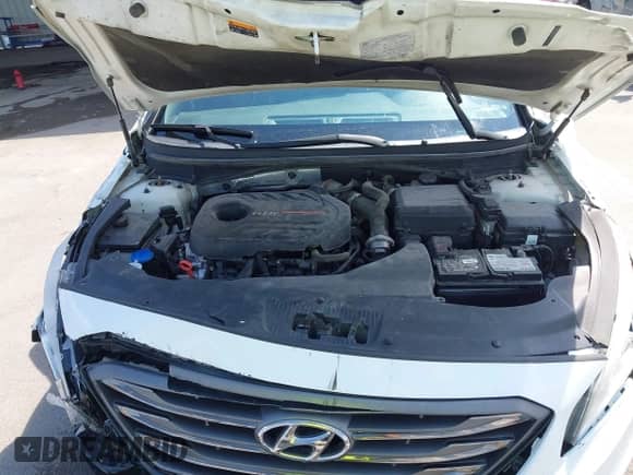 2015 Hyundai Sonata Sport z VIN 5NPE34AB3FH092236, wystawiony jako IAAI lot #43083552 z przebiegiem 89 391 mil mil oraz . Historia ofert i sprzedaży dostępna na DreamBid. Obrazek 10.