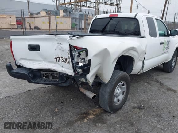 ✅ 2020 Toyota Tacoma SR • VIN: 3TYRX5GN2LT000122 • Lot: 41857799. Listed on IAAI with 113,824 mi. Free auction sales archive from the USA and detailed vehicle history report at DreamBid. Image 6.