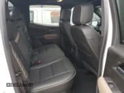 ✅ 2023 GMC Canyon 4WD Denali • VIN: 1GTP6FEK4P1170117 • Lot: 79362674. Wystawiony na Copart z przebiegiem 12 880 mil. Bezpłatny archiwum sprzedaży aukcyjnych z USA i szczegółowy raport historii pojazdu na DreamBid. Zdjęcie 10.