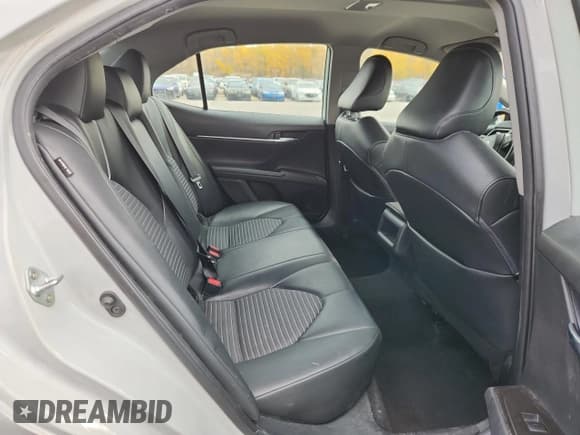 ✅ 2022 Toyota Camry SE • VIN: 4T1G11AK7NU050990 • Lot: 89715035. Wystawiony na Copart z przebiegiem 76 434 mil. Bezpłatny archiwum sprzedaży aukcyjnych z USA i szczegółowy raport historii pojazdu na DreamBid. Zdjęcie 10.