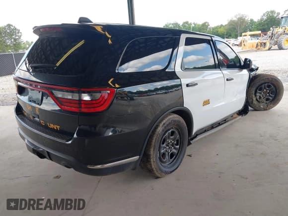 ✅ 2023 Dodge Durango Pursuit • VIN: 1C4SDJFT1PC689883 • Lot: 42545042. Wystawiony na IAAI z przebiegiem 17 903 mil. Bezpłatny archiwum sprzedaży aukcyjnych z USA i szczegółowy raport historii pojazdu na DreamBid. Zdjęcie 4.