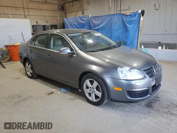 ✅ 2008 Volkswagen Jetta SE • VIN: 3VWRZ71K28M169075 • Lot: 84863305. Listed on Copart with 82,208 mi. Free auction sales archive from the USA and detailed vehicle history report at DreamBid. Image 4.