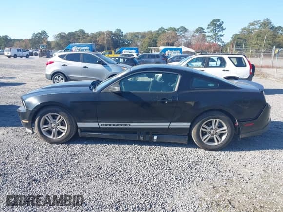 ✅ 2012 Ford Mustang V6 • VIN: 1ZVBP8AM0C5238214 • Lot: 43722419. Listed on IAAI with 180,969 mi. Free auction sales archive from the USA and detailed vehicle history report at DreamBid. Image 14.