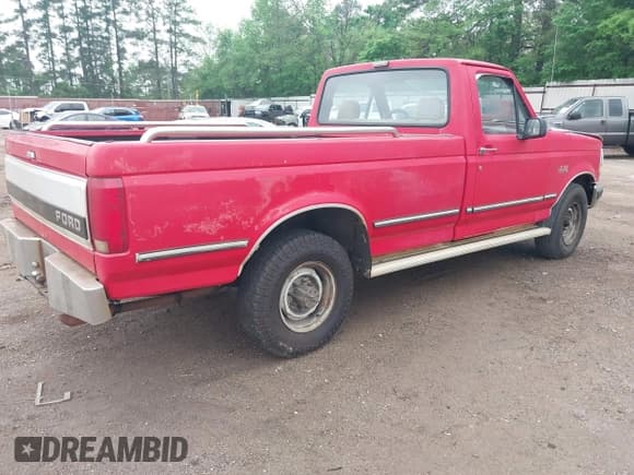 ✅ 1992 Ford F-250 • VIN: 1FTHF25H9NNA35383 • Лот: 41969706. Опубликован ранее на IAAI с пробегом Не указан. Бесплатный доступ к архиву аукционных продаж из США и подробный отчёт об истории автомобиля на DreamBid. Изображение 4.