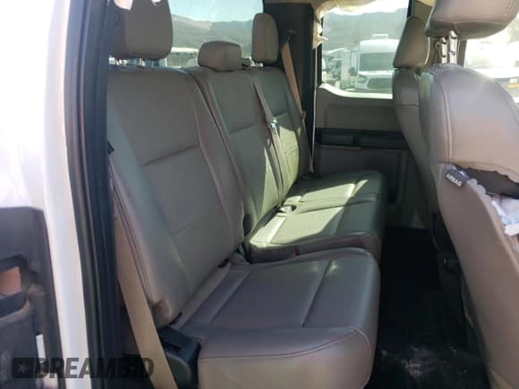 ✅ 2016 Ford F-150 XL • VIN: 1FTFX1CG0GKF85116 • Lot: 86273775. Wystawiony na Copart z przebiegiem 134 381 mil. Bezpłatny archiwum sprzedaży aukcyjnych z USA i szczegółowy raport historii pojazdu na DreamBid. Zdjęcie 10.