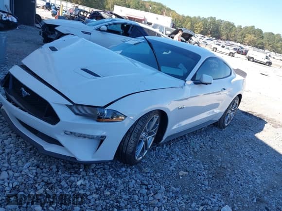 ✅ 2020 Ford Mustang GT • VIN: 1FA6P8CF5L5157752 • Lot: 40629901. Listed on IAAI with 37,450 mi. Free auction sales archive from the USA and detailed vehicle history report at DreamBid. Image 2.