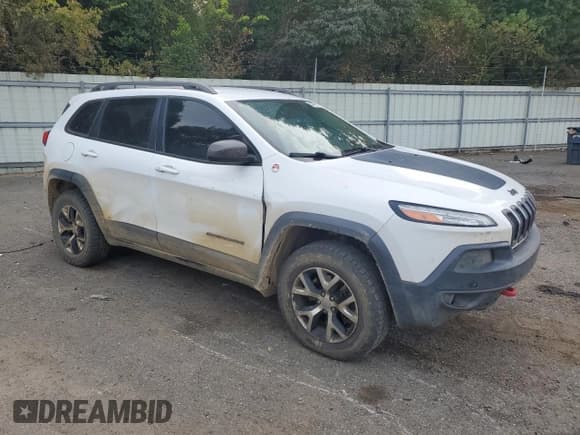 ✅ 2014 Jeep Cherokee Trailhawk • VIN: 1C4PJMBS5EW216576 • Lot: 89495175. Wystawiony na Copart z przebiegiem 196 364 mil. Bezpłatny archiwum sprzedaży aukcyjnych z USA i szczegółowy raport historii pojazdu na DreamBid. Zdjęcie 4.