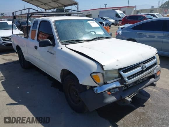 ✅ 1999 Toyota Tacoma • VIN: 4TAVL52NXXZ454003 • Lot: 42626976. Wystawiony na IAAI z przebiegiem 484 538 mil. Bezpłatny archiwum sprzedaży aukcyjnych z USA i szczegółowy raport historii pojazdu na DreamBid. Zdjęcie 1.