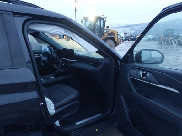 ✅ 2025 Ford Explorer ST-Line • VIN: 1FMUK8KH3SGB60361 • Lot: 43863977. Wystawiony na IAAI z przebiegiem 16 532 mil. Bezpłatny archiwum sprzedaży aukcyjnych z USA i szczegółowy raport historii pojazdu na DreamBid. Zdjęcie 5.