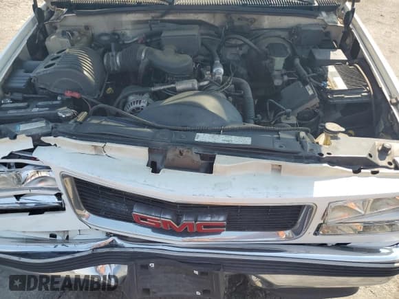 ✅ 1998 GMC Sierra 2500 • VIN: 1GTGC29R8WE525936 • Лот: 68549385. Опубликован ранее на Copart с пробегом 287 810 миль. Бесплатный доступ к архиву аукционных продаж из США и подробный отчёт об истории автомобиля на DreamBid. Изображение 11.