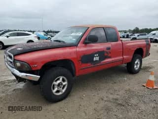 1997 Dodge Dakota с VIN 1B7GG23Y8VS260794, выставлен на аукционе Copart как лот 87089194 с пробегом 282 453 миль миль и Списание • Salvage title. История ставок и продаж доступна на DreamBid. Изображение 1.