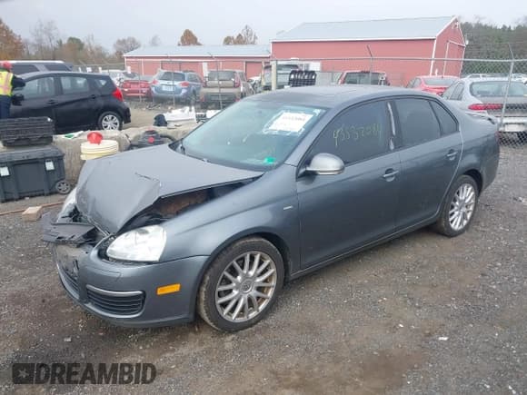 ✅ 2009 Volkswagen Jetta Wolfsburg Edition • VIN: 3VWRJ71K39M044871 • Лот: 43532084. Опубликован ранее на IAAI с пробегом 177 476 миль. Бесплатный доступ к архиву аукционных продаж из США и подробный отчёт об истории автомобиля на DreamBid. Изображение 2.