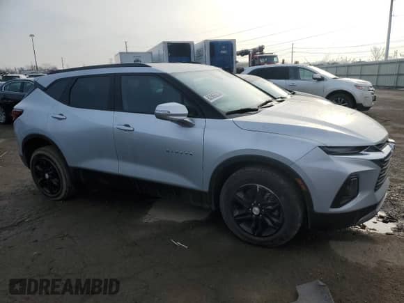 2022 Chevrolet Blazer LT z VIN 3GNKBCR45NS133161, wystawiony jako Copart lot #82866233 z przebiegiem 32 605 mil mil oraz Szkoda całkowita • Salvage title. Historia ofert i sprzedaży dostępna na DreamBid. Obrazek 4.