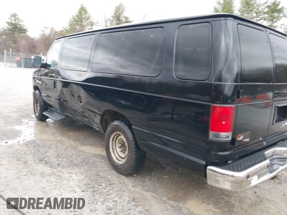 ✅ 2013 Ford Econoline Passenger XL • VIN: 1FBSS3BL4DDA64847 • Lot: 41668195. Wystawiony na IAAI z przebiegiem 226 792 mil. Bezpłatny archiwum sprzedaży aukcyjnych z USA i szczegółowy raport historii pojazdu na DreamBid. Zdjęcie 3.