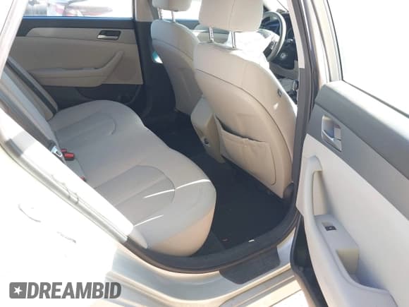 ✅ 2019 Hyundai Sonata SE • VIN: 5NPE24AF2KH796282 • Лот: 43348212. Опубликован ранее на IAAI с пробегом 75 515 миль. Бесплатный доступ к архиву аукционных продаж из США и подробный отчёт об истории автомобиля на DreamBid. Изображение 8.