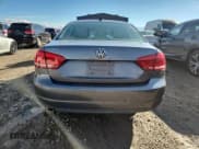 ✅ 2013 Volkswagen Passat S • VIN: 1VWAH7A39DC143352 • Lot: 87052135. Wystawiony na Copart z przebiegiem 119 667 mil. Bezpłatny archiwum sprzedaży aukcyjnych z USA i szczegółowy raport historii pojazdu na DreamBid. Zdjęcie 6.