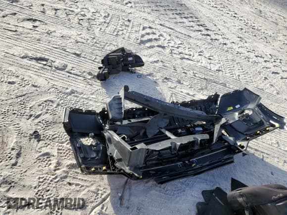 ✅ 2023 Chevrolet Colorado 4WD Trail Boss • VIN: 1GCPTEEKXP1198099 • Лот: 77568934. Опубликован ранее на Copart с пробегом 8 109 миль. Бесплатный доступ к архиву аукционных продаж из США и подробный отчёт об истории автомобиля на DreamBid. Изображение 12.