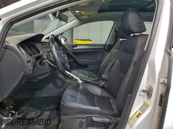 ✅ 2015 Volkswagen Golf SE • VIN: 3VWCA7AU6FM506939 • Lot: 96054235. Listed on Copart with 160,600 mi. Free auction sales archive from the USA and detailed vehicle history report at DreamBid. Image 7.