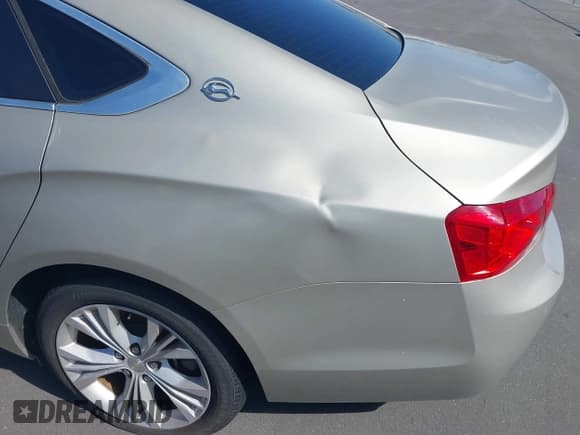 ✅ 2014 Chevrolet Impala LT • VIN: 2G1115SL2E9219666 • Lot: 43626278. Wystawiony na IAAI z przebiegiem 82 647 mil. Bezpłatny archiwum sprzedaży aukcyjnych z USA i szczegółowy raport historii pojazdu na DreamBid. Zdjęcie 6.