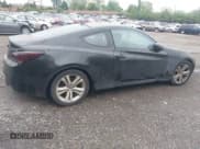 ✅ 2010 Hyundai Genesis Coupe • VIN: KMHHT6KD7AU028056 • Lot: 42237317. Wystawiony na IAAI z przebiegiem 186 617 mil. Bezpłatny archiwum sprzedaży aukcyjnych z USA i szczegółowy raport historii pojazdu na DreamBid. Zdjęcie 4.