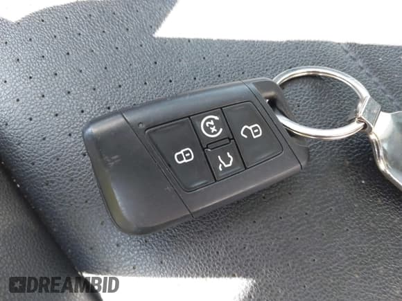 ✅ 2022 Volkswagen Tiguan SE • VIN: 3VV2B7AXXNM019538 • Lot: 42109211. Wystawiony na IAAI z przebiegiem 30 576 mil. Bezpłatny archiwum sprzedaży aukcyjnych z USA i szczegółowy raport historii pojazdu na DreamBid. Zdjęcie 11.