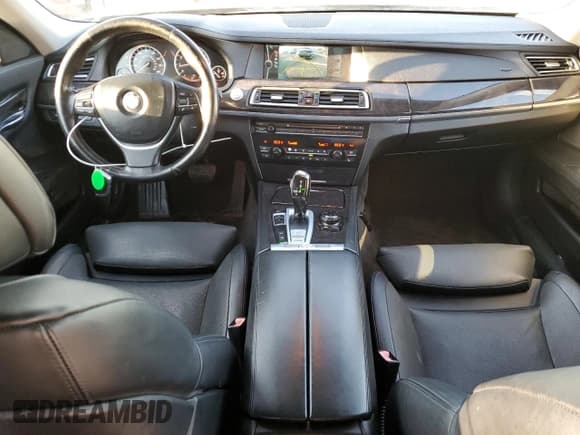 ✅ 2009 BMW 7 Series 750Li • VIN: WBAKB83519CY57848 • Lot: 68399485. Listed on Copart with 127,784 mi. Free auction sales archive from the USA and detailed vehicle history report at DreamBid. Image 8.