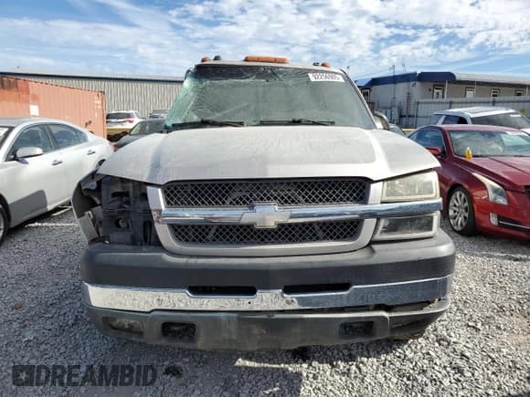 ✅ 2004 Chevrolet Silverado 2500HD LS • VIN: 1GCHK23124F119653 • Lot: 92256905. Wystawiony na Copart z przebiegiem Nie podano. Bezpłatny archiwum sprzedaży aukcyjnych z USA i szczegółowy raport historii pojazdu na DreamBid. Zdjęcie 5.