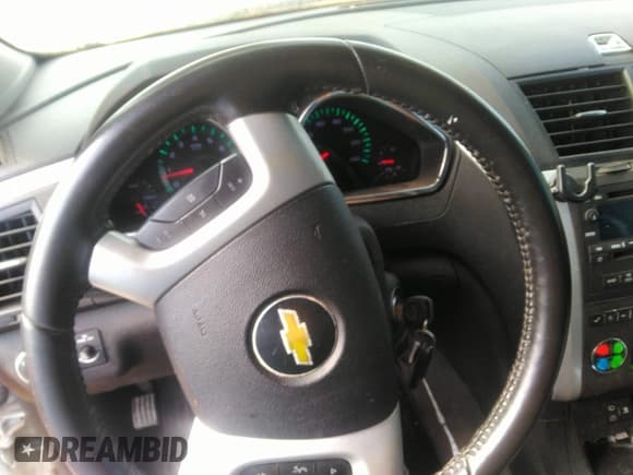 ✅ 2011 Chevrolet Traverse 1LT • VIN: 1GNKVGED2BJ108249 • Lot: 43484273. Wystawiony na IAAI z przebiegiem 186 212 mil. Bezpłatny archiwum sprzedaży aukcyjnych z USA i szczegółowy raport historii pojazdu na DreamBid. Zdjęcie 6.