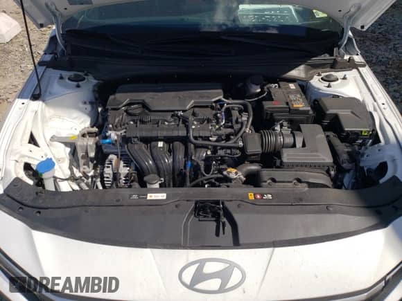 2025 Hyundai Elantra SEL Sport z VIN KMHLM4DG2SU874230, wystawiony jako Copart lot #70351645 z przebiegiem 11 722 mil mil oraz Szkoda całkowita • Salvage title. Historia ofert i sprzedaży dostępna na DreamBid. Obrazek 11.