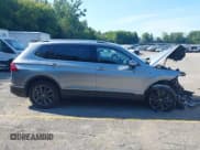 ✅ 2022 Volkswagen Tiguan SE • VIN: 3VV2B7AX4NM157074 • Lot: 43067043. Wystawiony na IAAI z przebiegiem 51 131 mil. Bezpłatny archiwum sprzedaży aukcyjnych z USA i szczegółowy raport historii pojazdu na DreamBid. Zdjęcie 14.